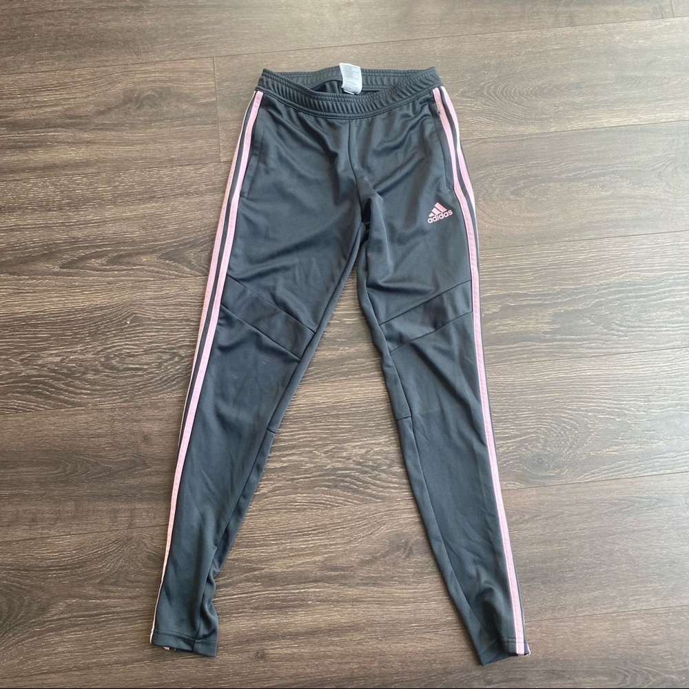 adidas jogger sweatpants, size xs, color gray & pink